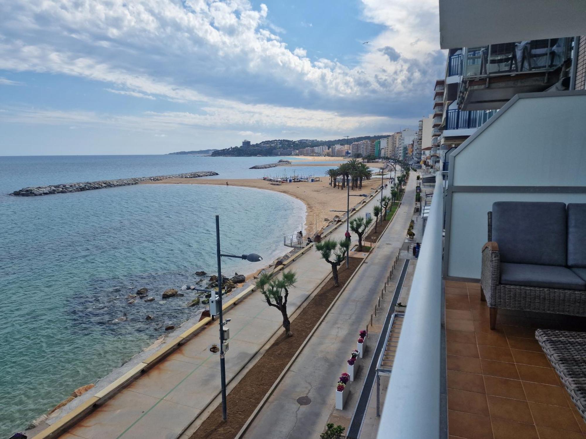 Primera Linea Sant Antoni 칼론제 외부 사진